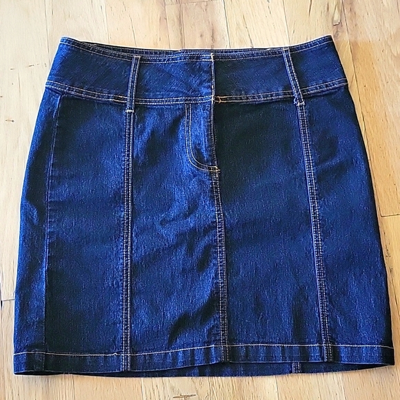 Bisou Bisou Dresses & Skirts - Dark Wash Denim Skirt, like new